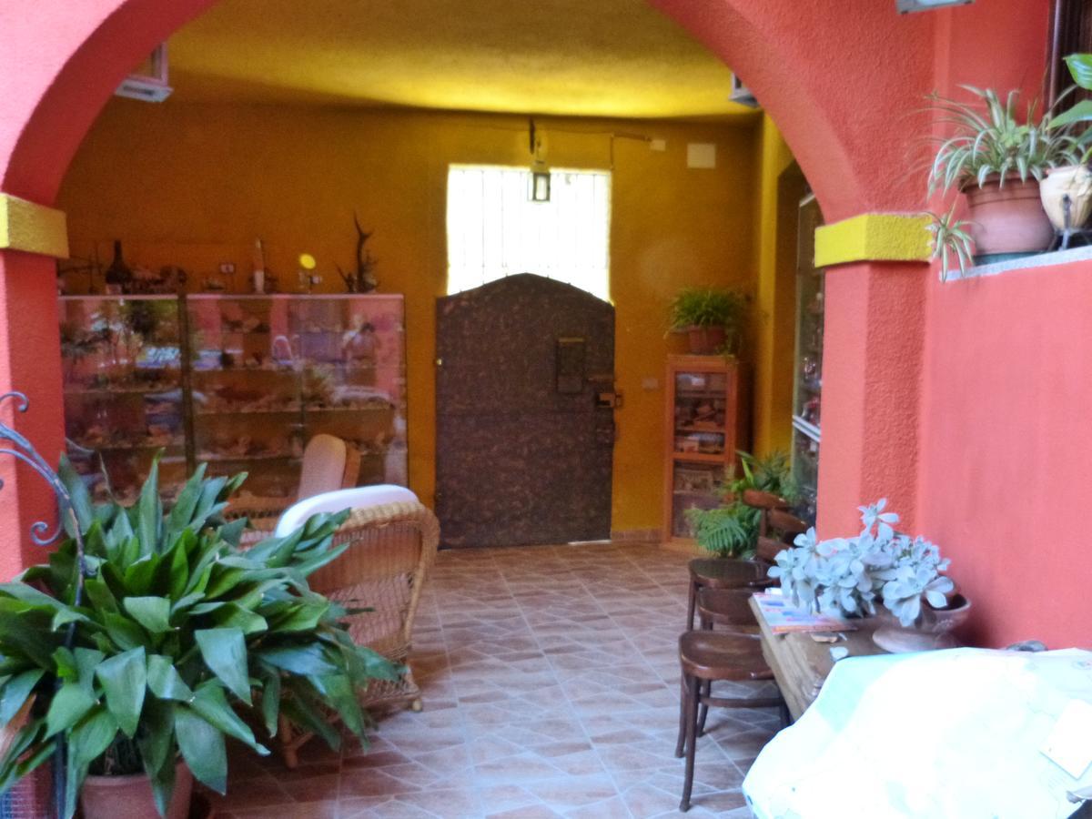 Bed and Breakfast Il Pozzo Dei Desideri Арбус Экстерьер фото