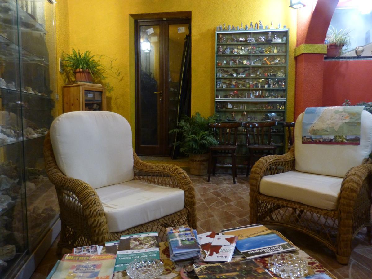 Bed and Breakfast Il Pozzo Dei Desideri Арбус Экстерьер фото